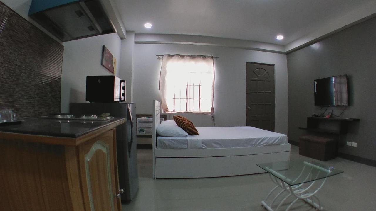 Beinte Singko De Marso Apartments Candon 외부 사진