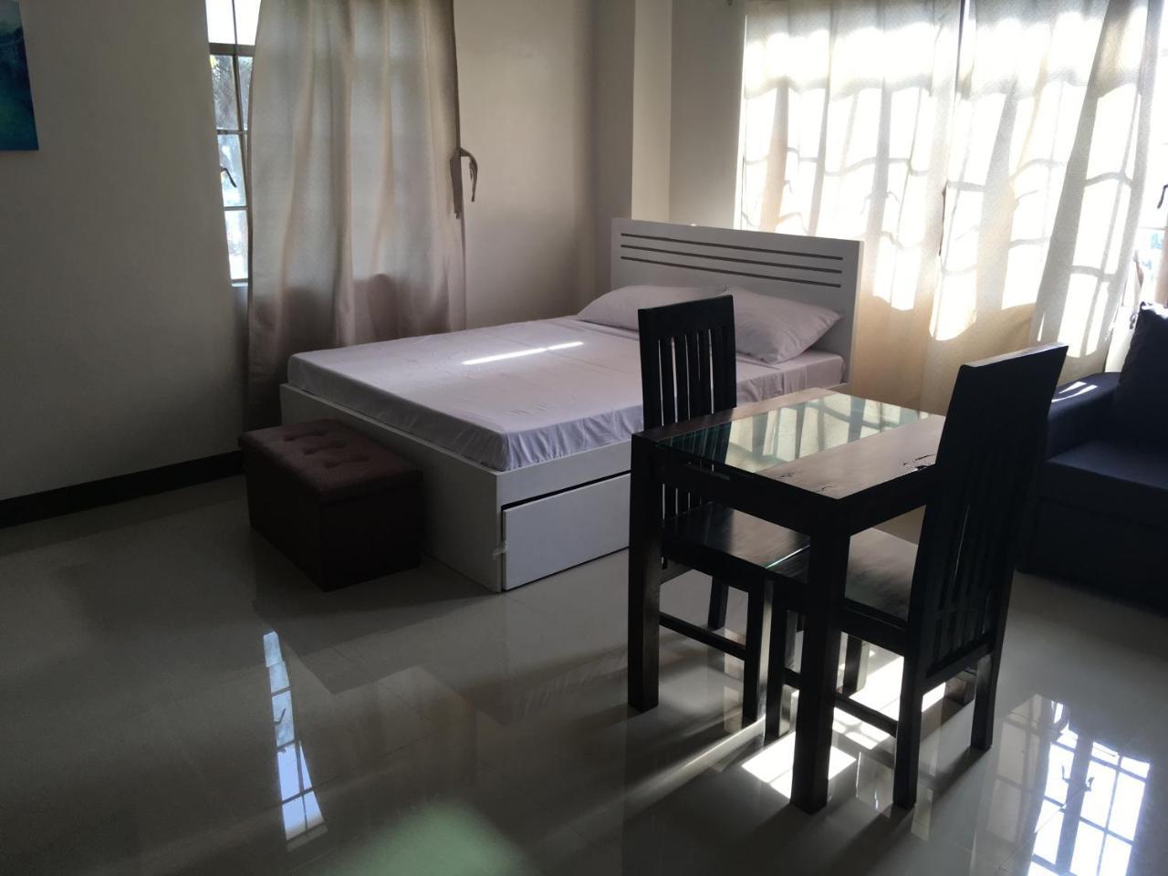 Beinte Singko De Marso Apartments Candon 외부 사진