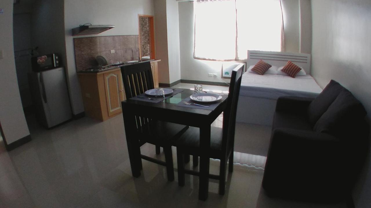 Beinte Singko De Marso Apartments Candon 외부 사진