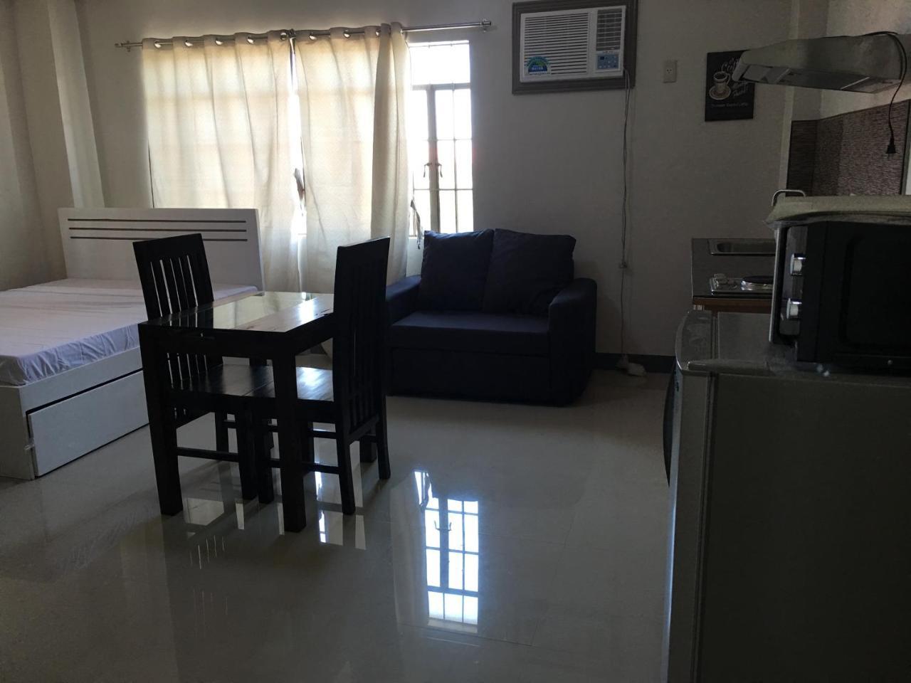 Beinte Singko De Marso Apartments Candon 외부 사진