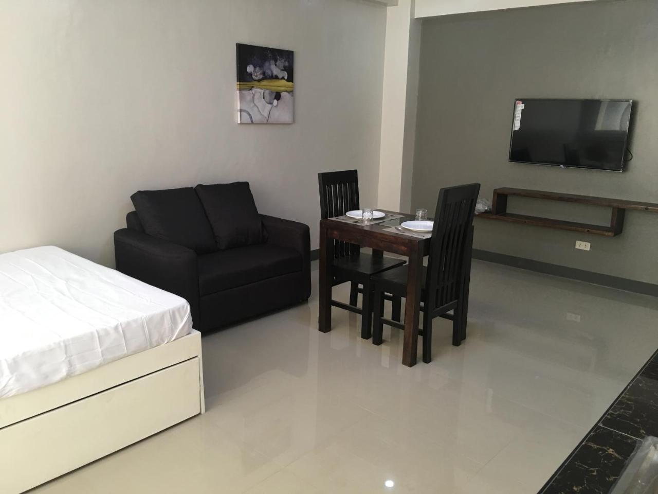 Beinte Singko De Marso Apartments Candon 외부 사진