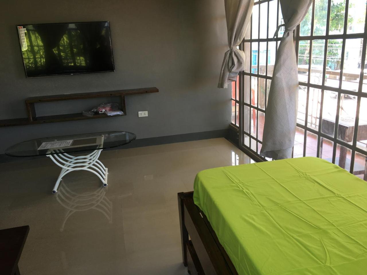 Beinte Singko De Marso Apartments Candon 외부 사진