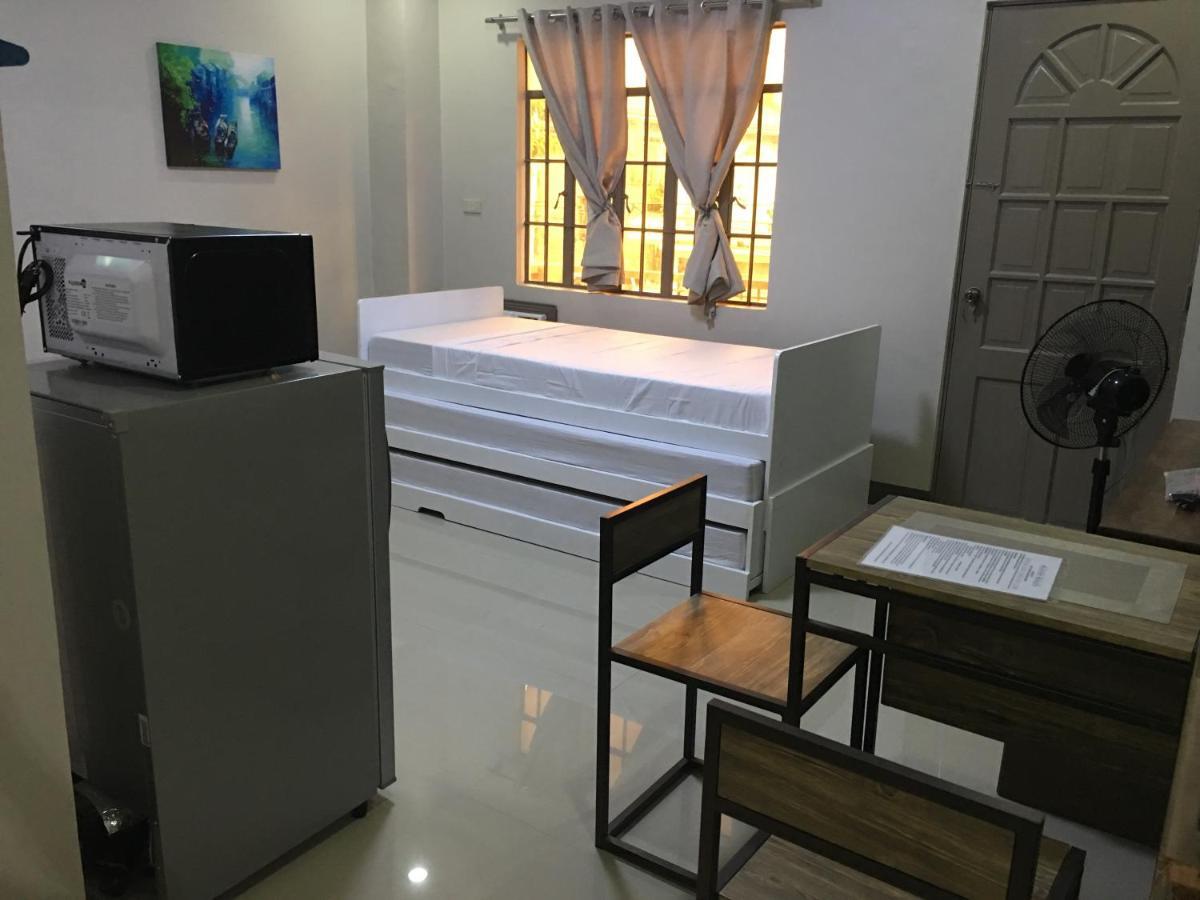 Beinte Singko De Marso Apartments Candon 외부 사진