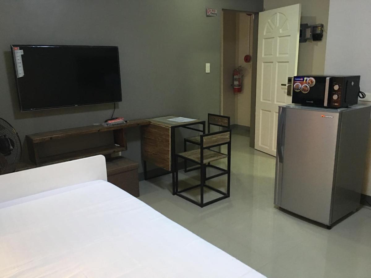 Beinte Singko De Marso Apartments Candon 외부 사진